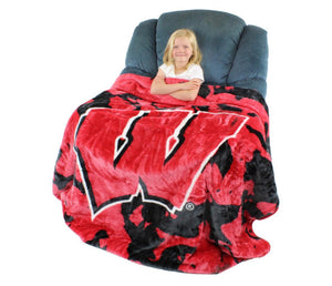 NCAA Wisconsin Badgers Huge Raschel Throw Blanket - AtlanticCoastSports