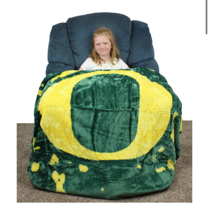 NCAA Oregon Ducks Huge Raschel Throw Blanket - AtlanticCoastSports