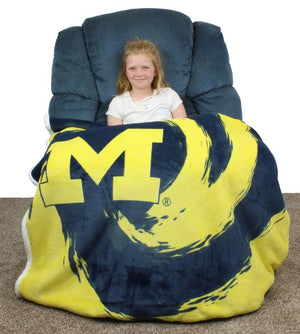 NCAA Michigan Wolverines Sherpa Throw Blanket - AtlanticCoastSports